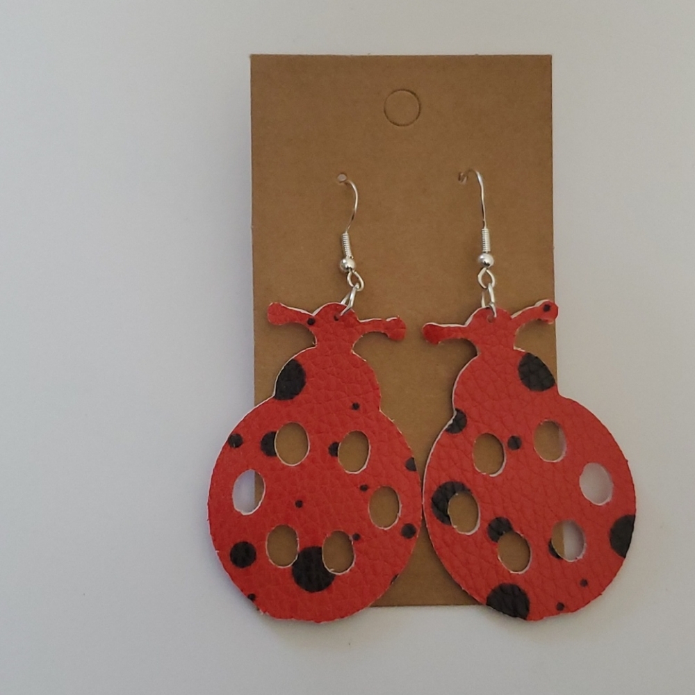 Ladybug earrings 🐞